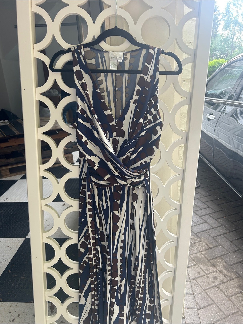 Donna Morgan Brown and White Abstract Print Maxi Dress